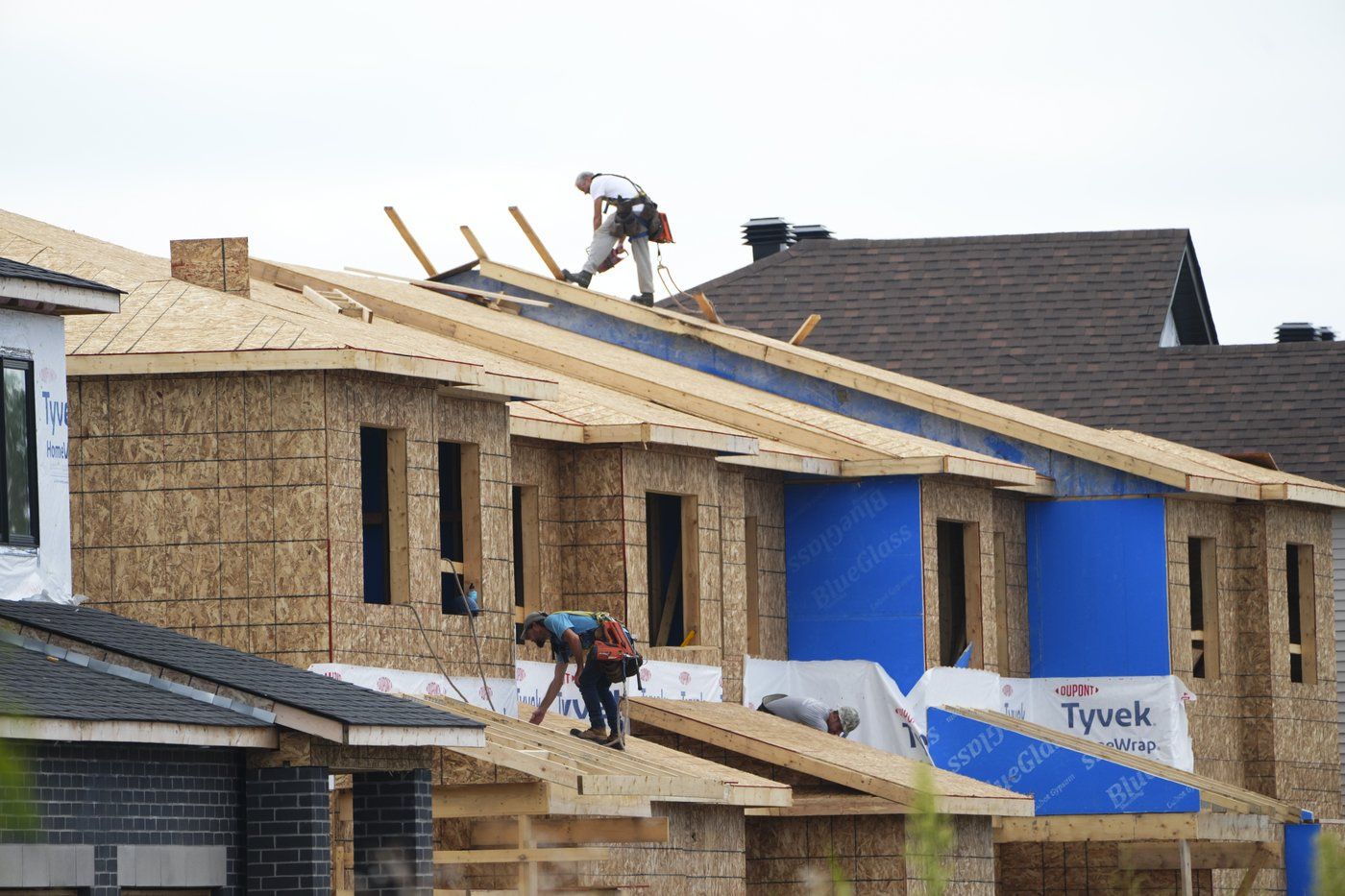 Ontario funds free building code course, opposition urges more action on skills gaps